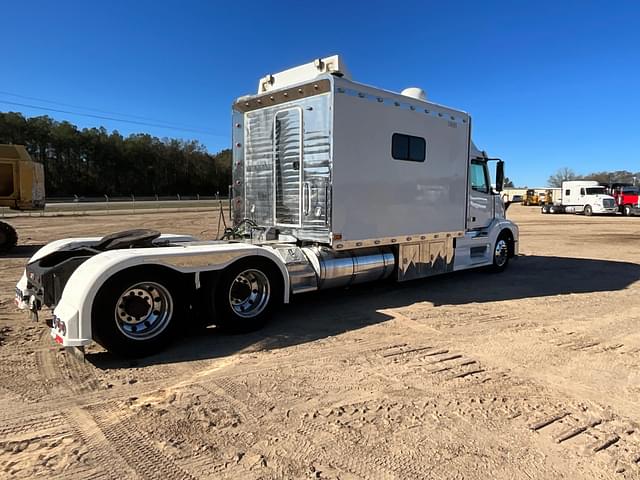 Image of Volvo VNL equipment image 4