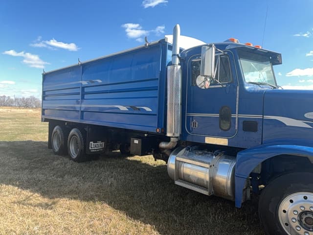 Image of Peterbilt 375 equipment image 4