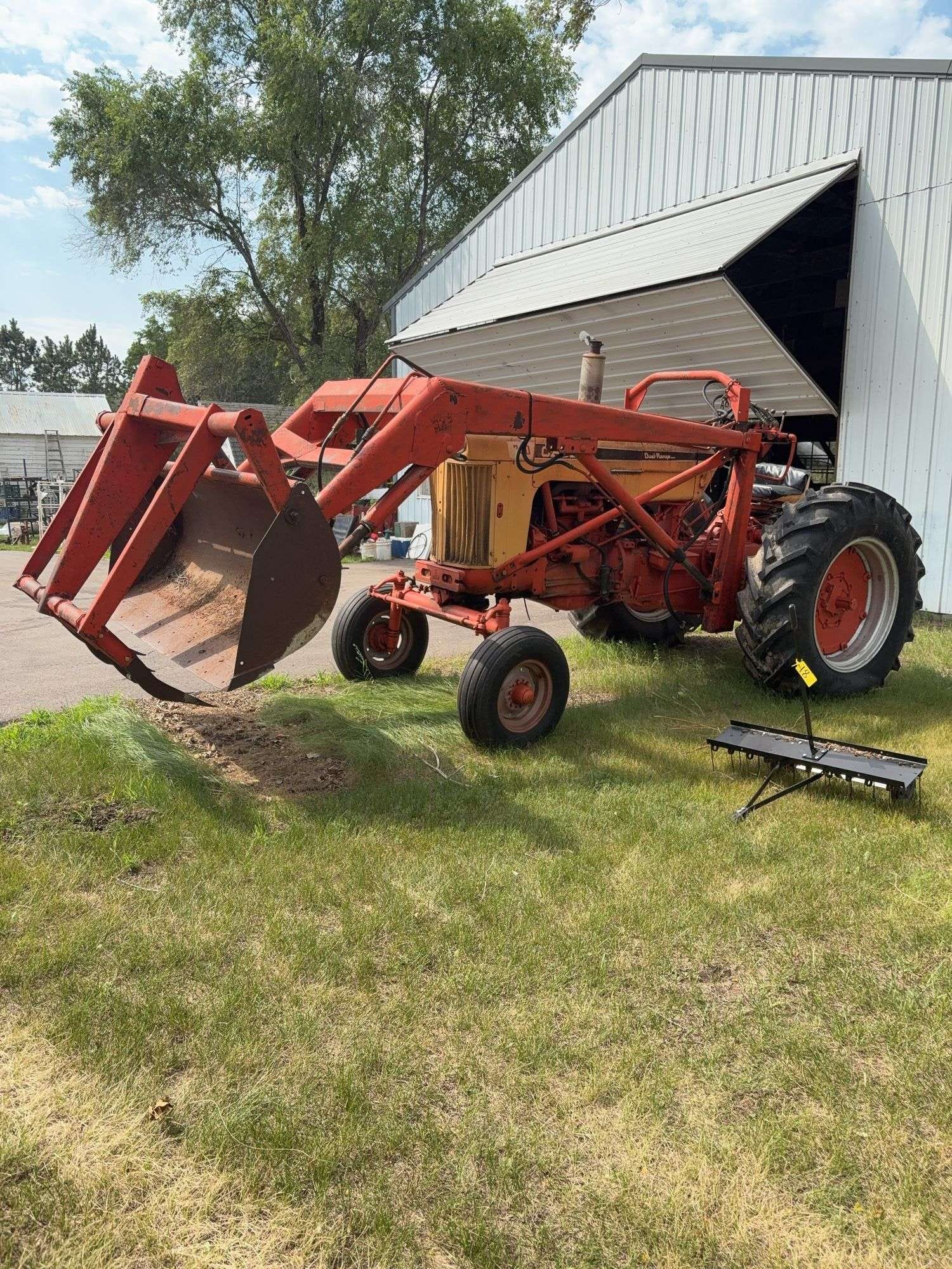 Case 730 Equipment Image0