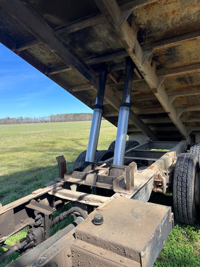 Image of Chevrolet C65 equipment image 4