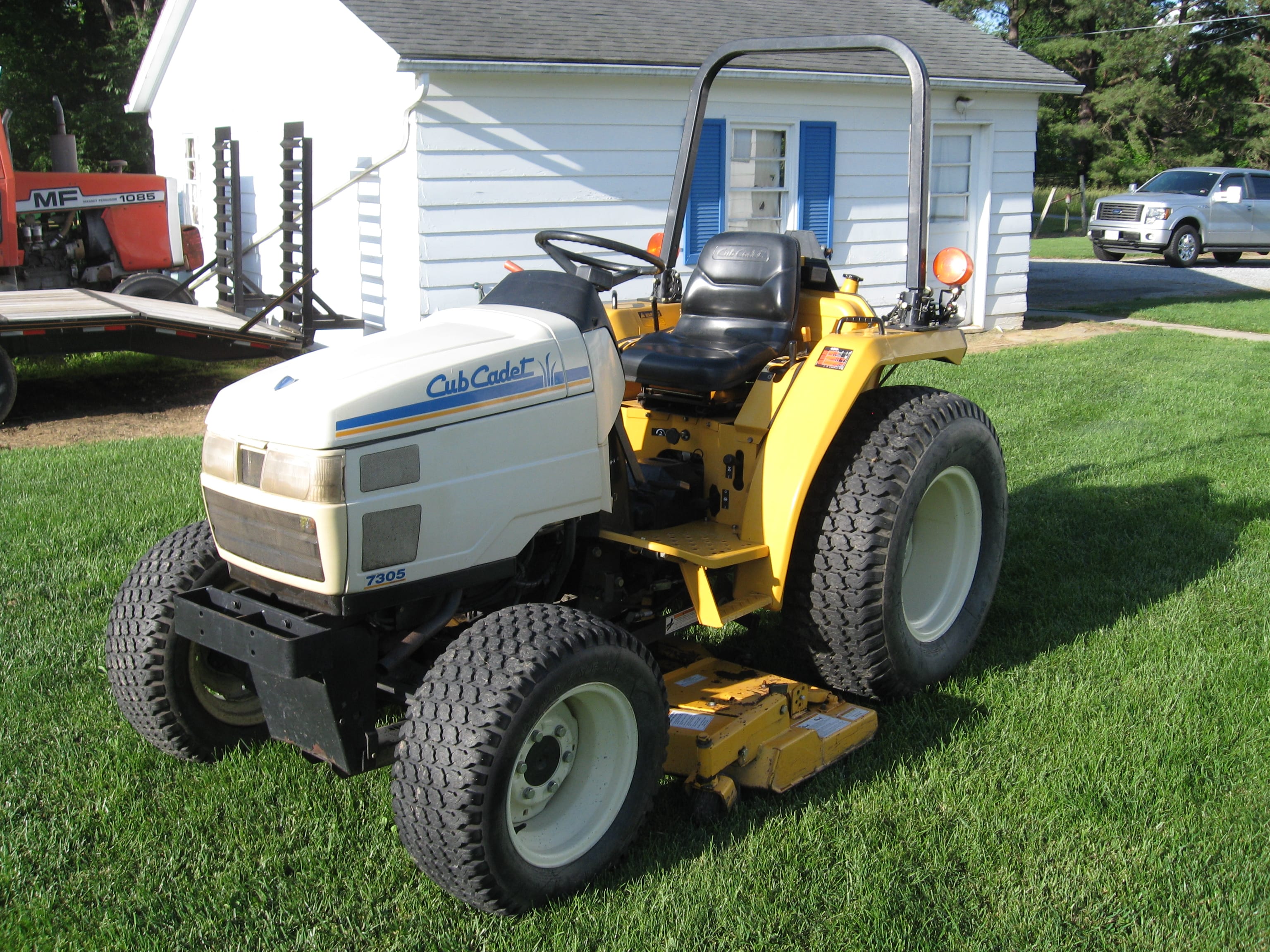Main image Cub Cadet 7305