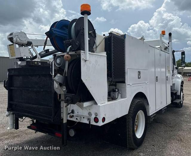Image of Freightliner Business Class M2 equipment image 4