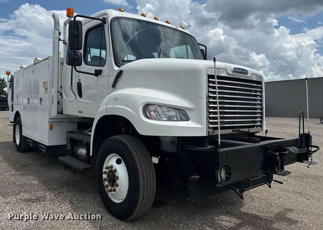 Image of Freightliner Business Class M2 equipment image 2