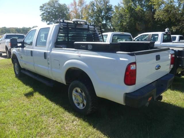 Image of Ford F-350 equipment image 3