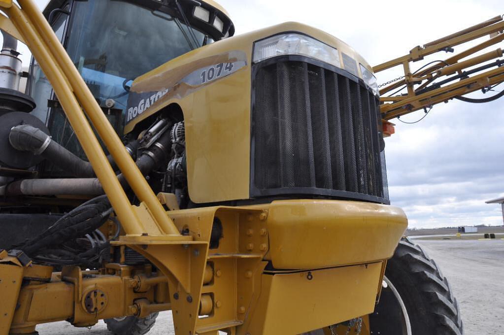 Main image Ag-Chem RoGator 1074 32