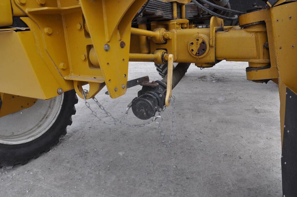 Main image Ag-Chem RoGator 1074 34