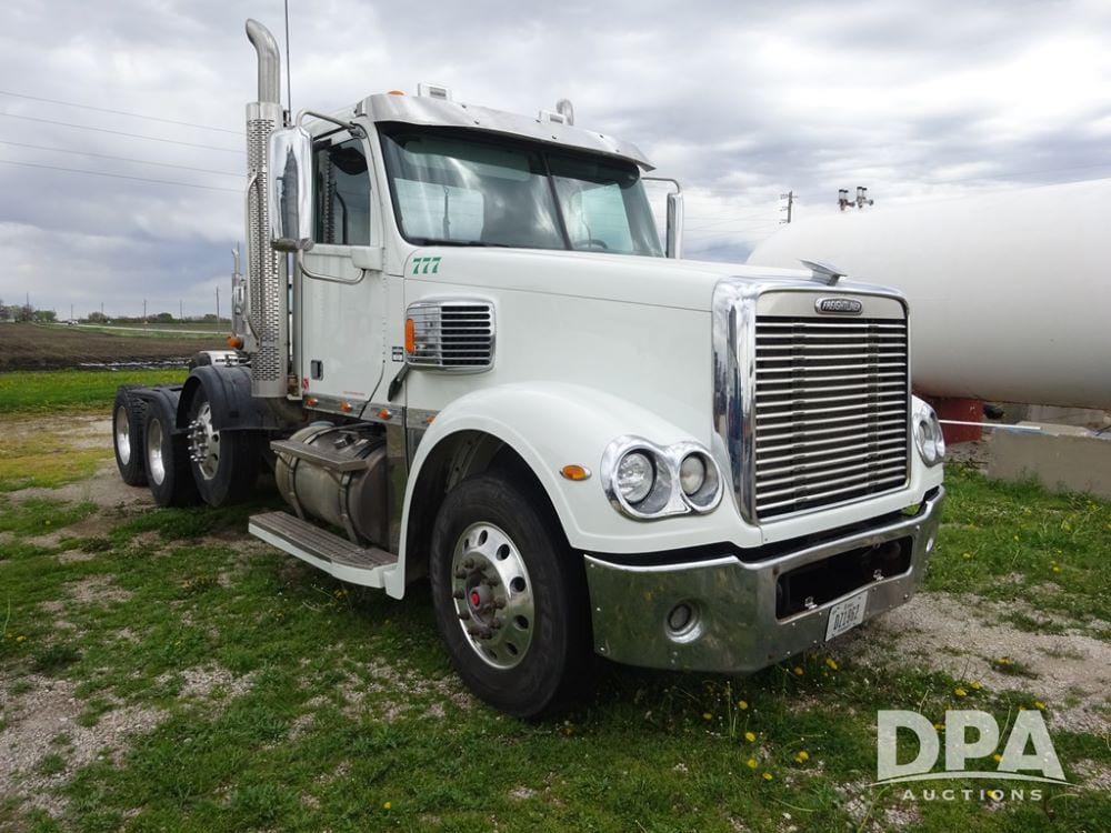 Main image Freightliner 122SD