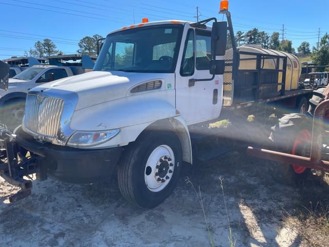 Image of International 4300 SBA equipment image 1