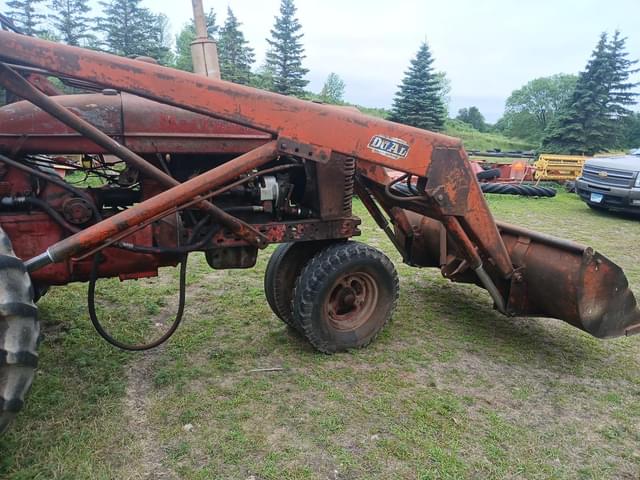 Image of Farmall Super M-TA equipment image 2
