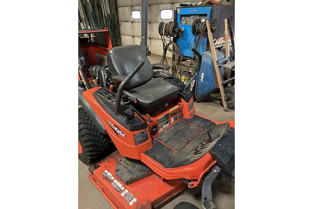 Image of Kubota ZD326 equipment image 3