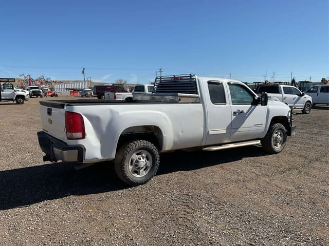Image of Chevrolet 2500HD equipment image 2
