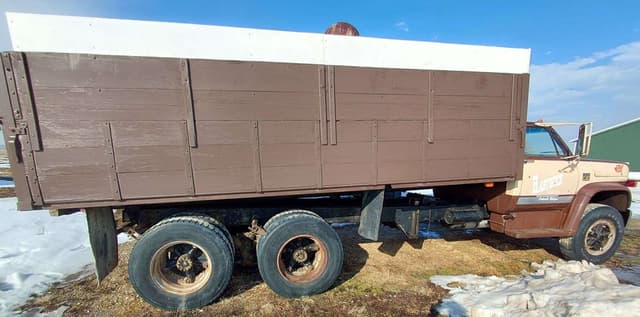 Image of Chevrolet C65 equipment image 1