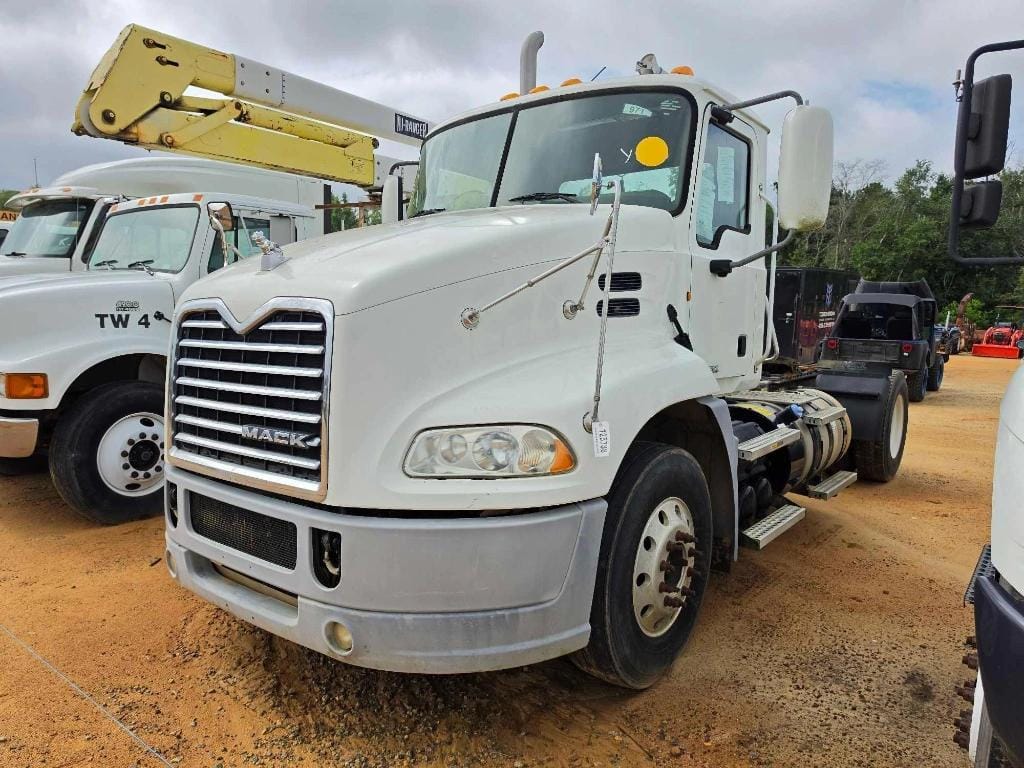 2012 Mack CXU600 Equipment Image0