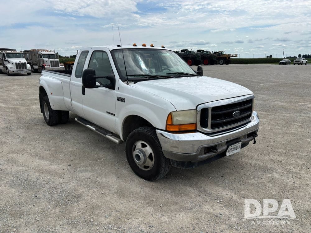 2001 Ford F-350 Equipment Image0