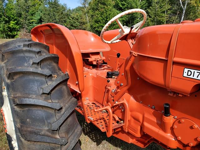 Image of Allis Chalmers D17 equipment image 2