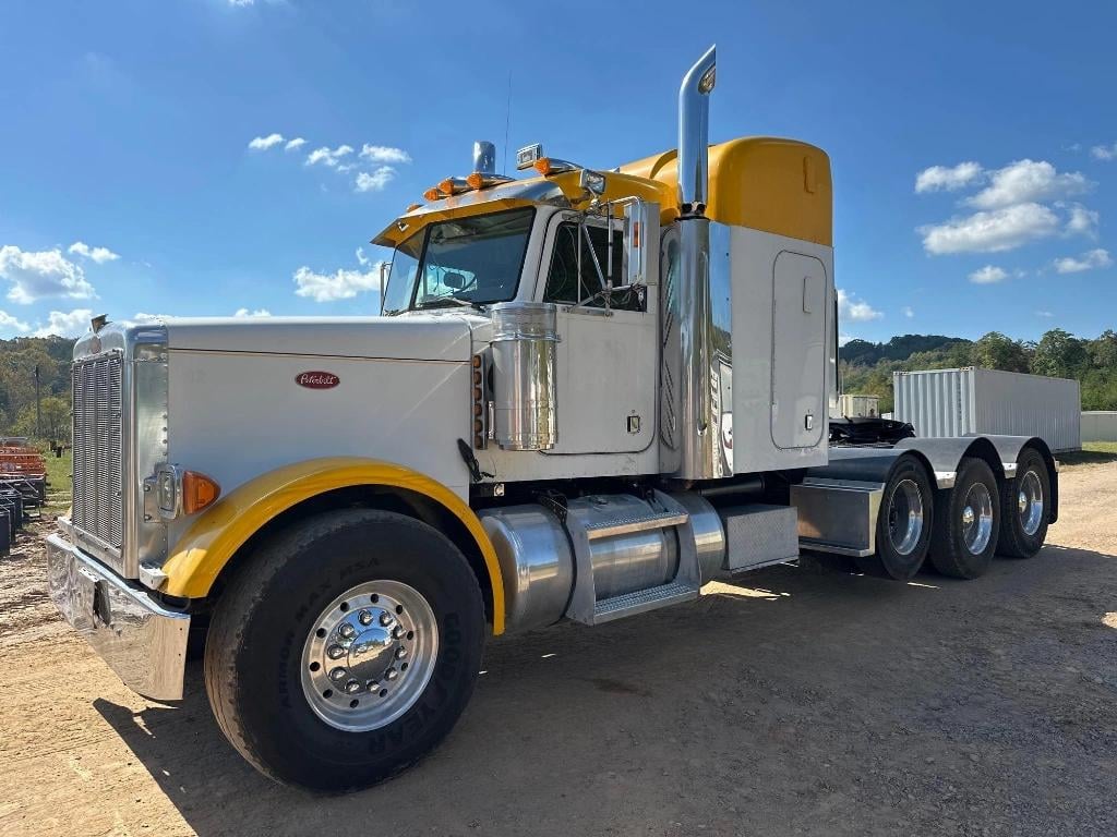 2001 Peterbilt 378 Equipment Image0