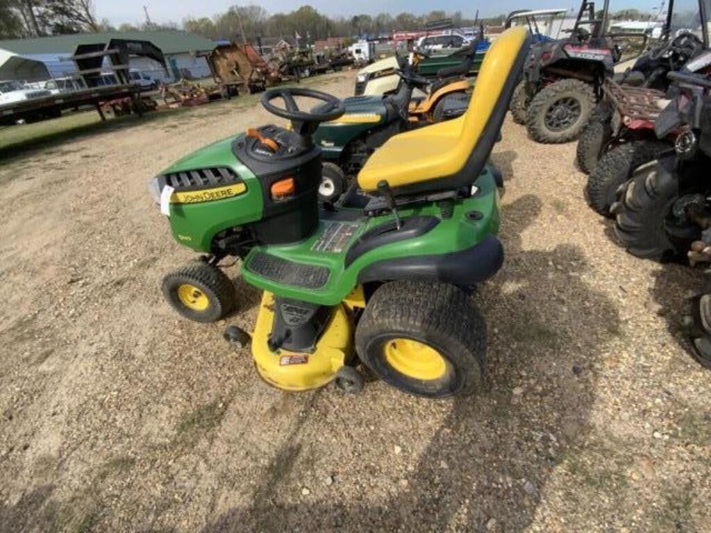 Main image John Deere D140