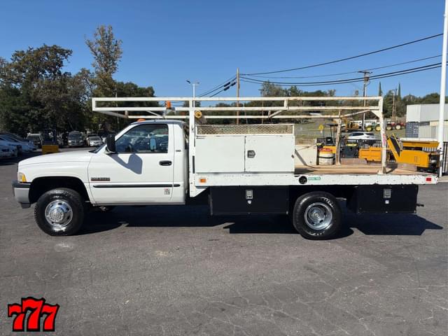 Image of Dodge Ram 3500 equipment image 2