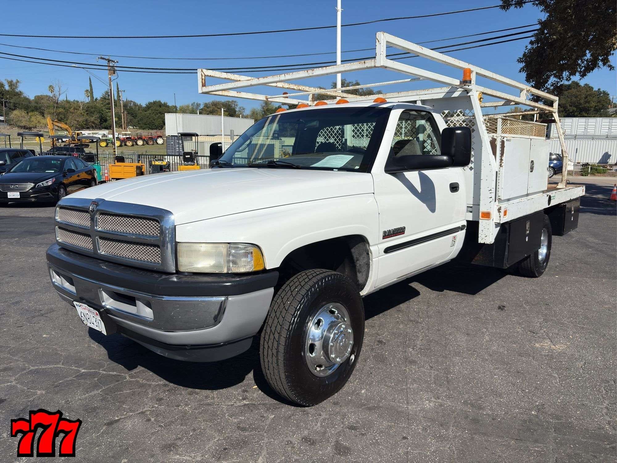 2001 Dodge Ram 3500 Equipment Image0