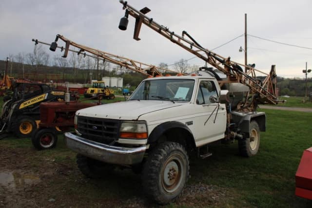 Image of Ford F-350 equipment image 2