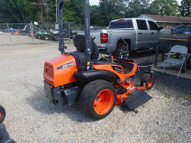 Image of Kubota ZD1211 equipment image 2