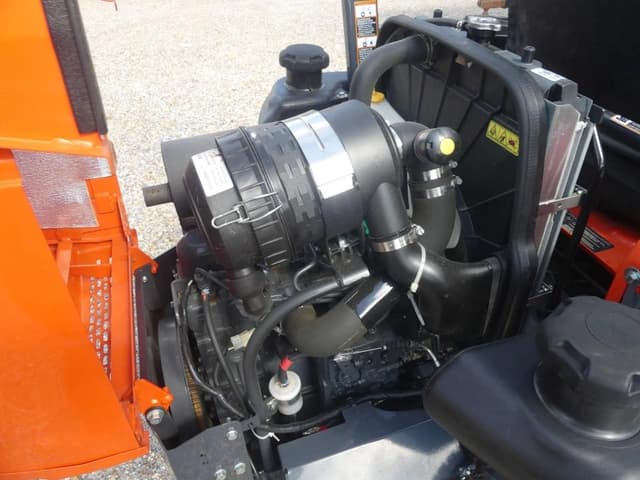 Image of Kubota ZD1211 equipment image 4