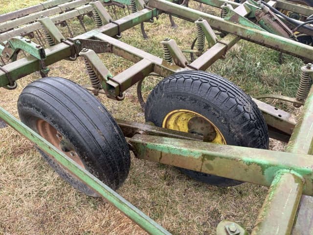 Image of John Deere 1010 equipment image 4