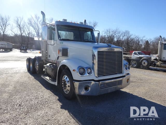 Image of Freightliner Coronado equipment image 3