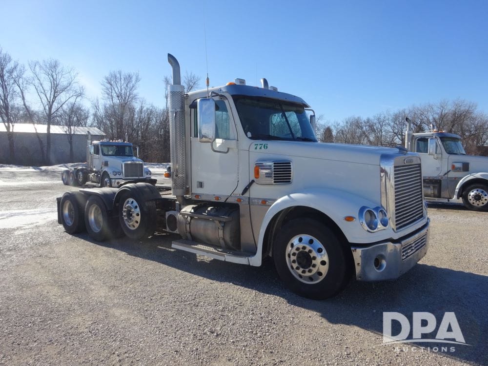 2018 Freightliner Coronado Equipment Image0