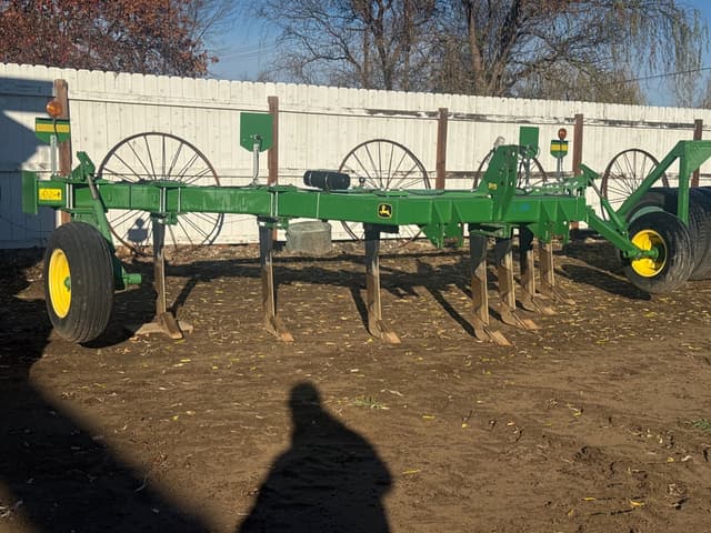 Image of John Deere 915 equipment image 2