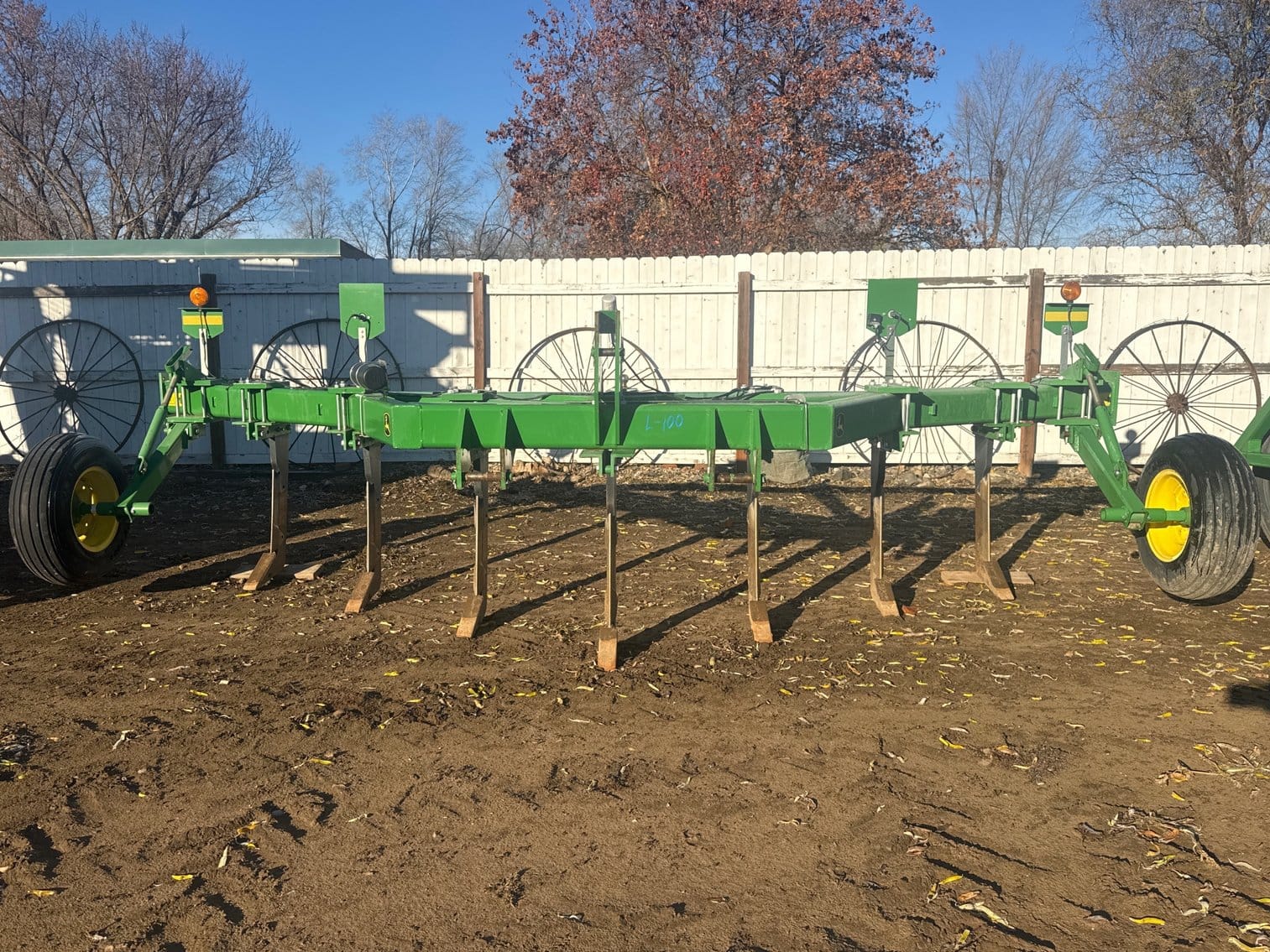 John Deere 915 Equipment Image0