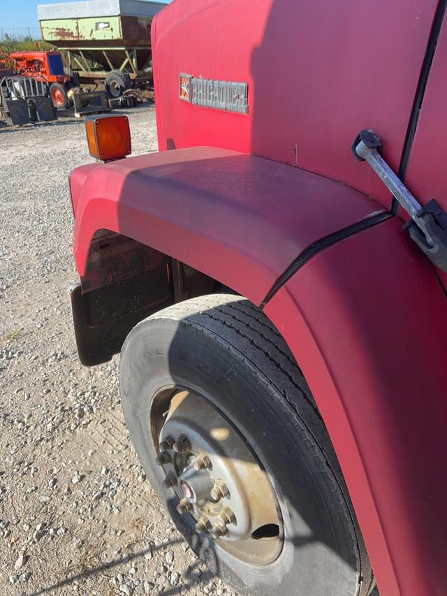Image of GMC 9500 equipment image 4
