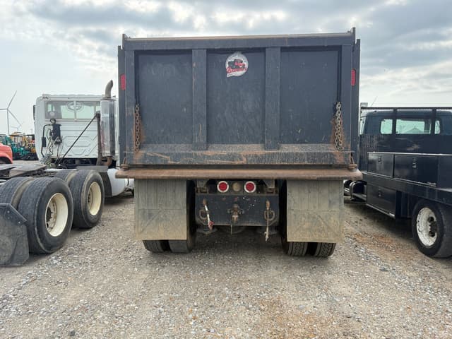 Image of Freightliner Cascadia 125 equipment image 4