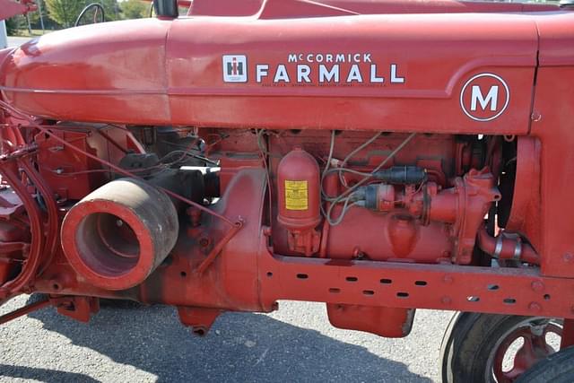 Image of Farmall M equipment image 1