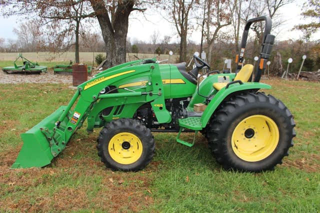 Image of John Deere 4105 equipment image 4