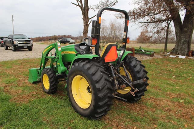 Image of John Deere 4105 equipment image 3
