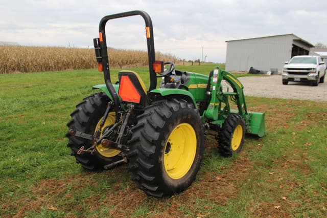 Image of John Deere 4105 equipment image 2