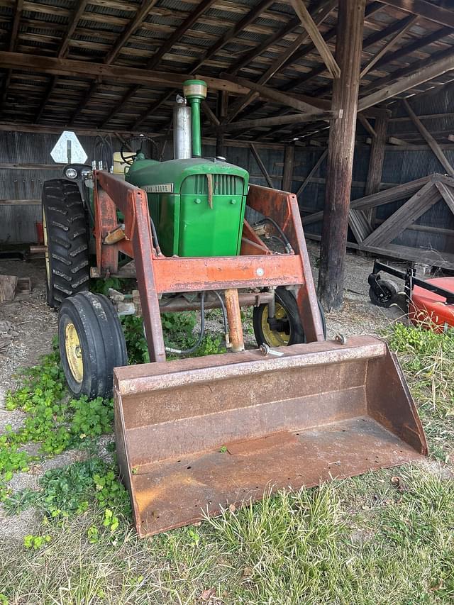 Image of John Deere 3020 equipment image 2