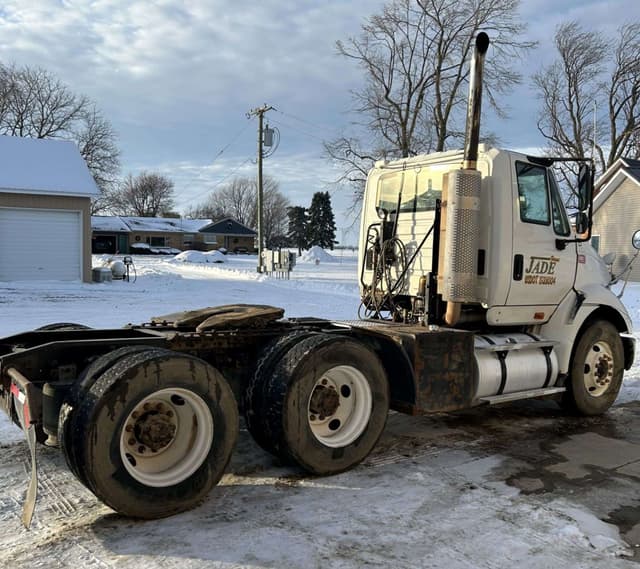 Image of International 8600 equipment image 3