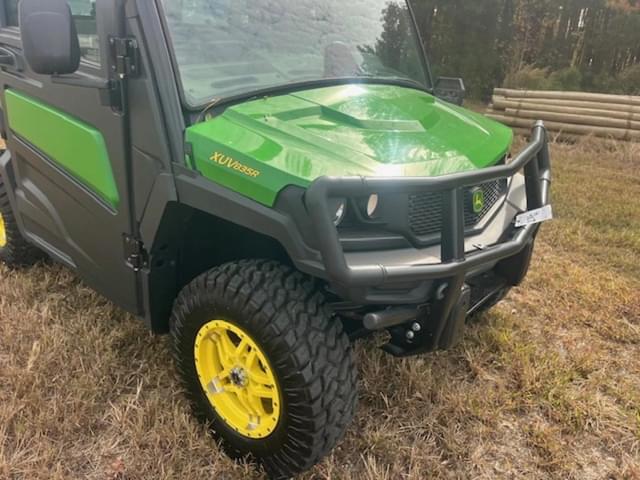 Image of John Deere XUV 835R equipment image 3
