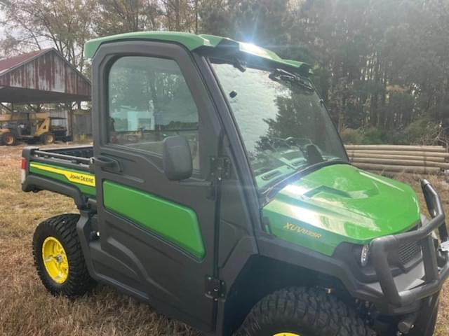 Image of John Deere XUV 835R equipment image 4