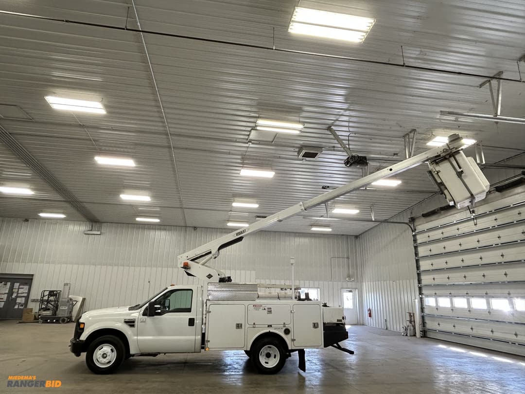 Image of Ford F-350 Primary image