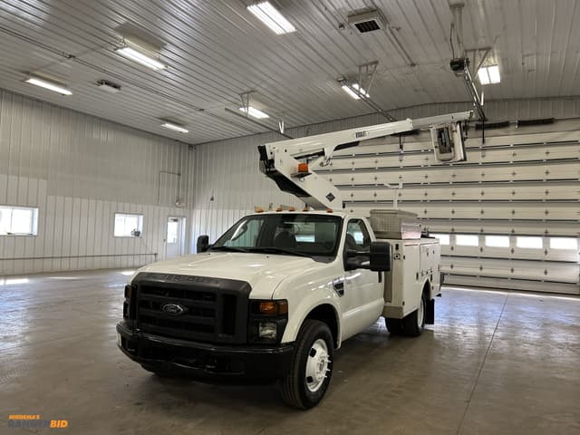 Image of Ford F-350 equipment image 3