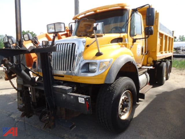 Image of International WorkStar 7600 equipment image 1