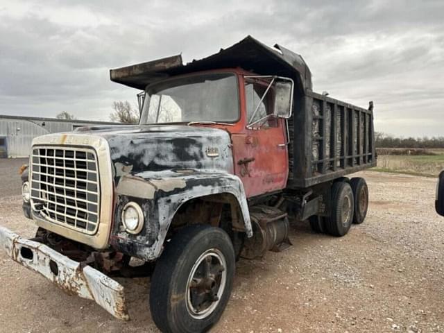 Image of Ford 8000 equipment image 1