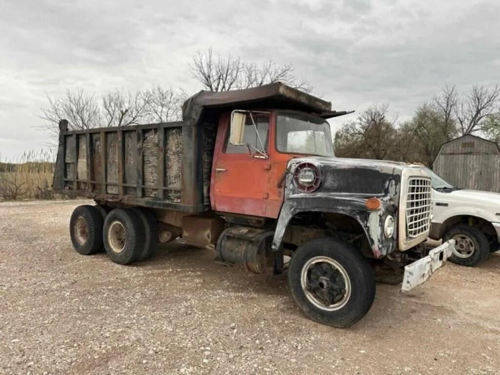 Image of Ford 8000 Primary image