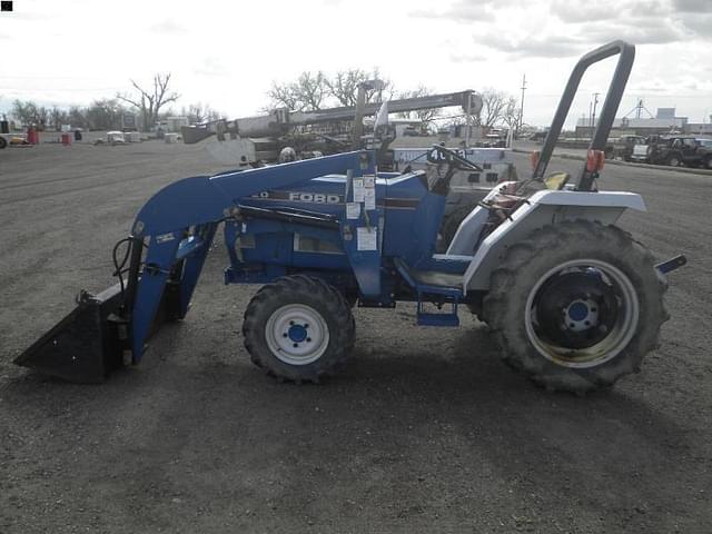 Image of Ford 1720 equipment image 3