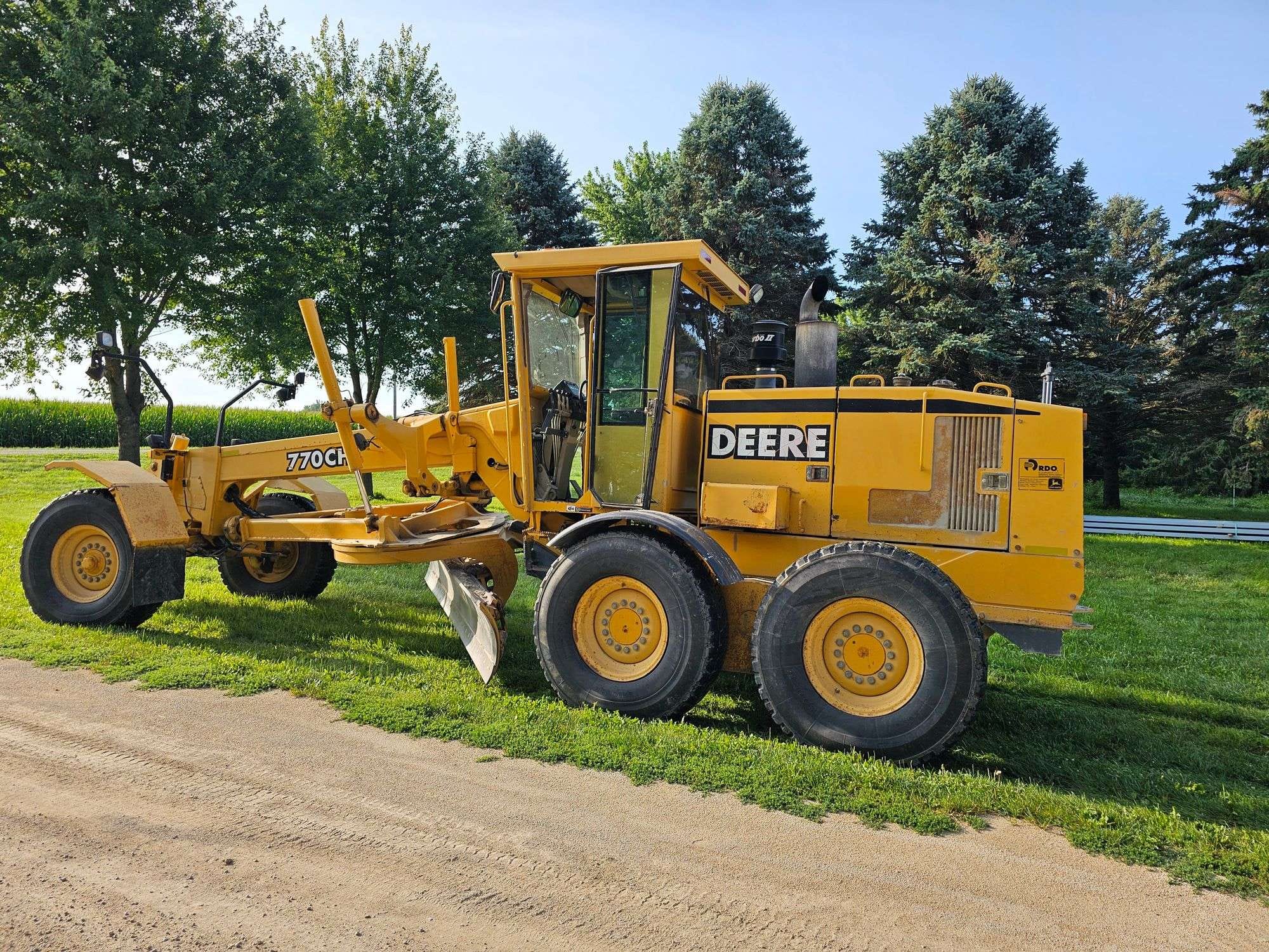 John Deere 770CH Equipment Image0