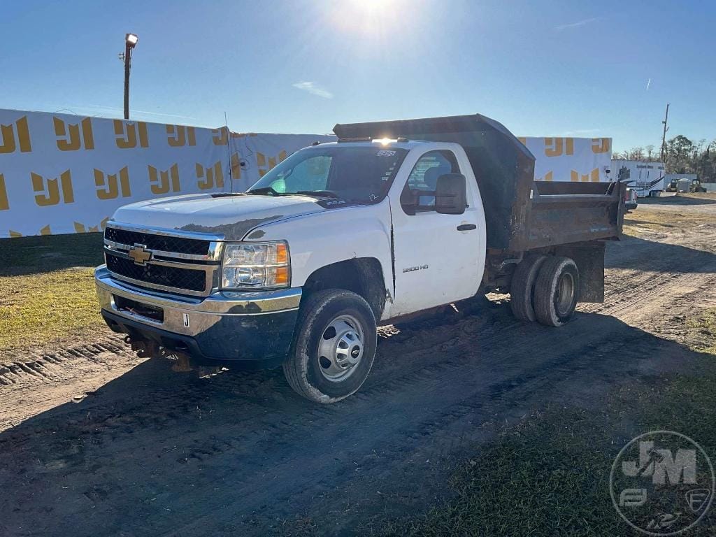 2012 Chevrolet 3500HD Equipment Image0