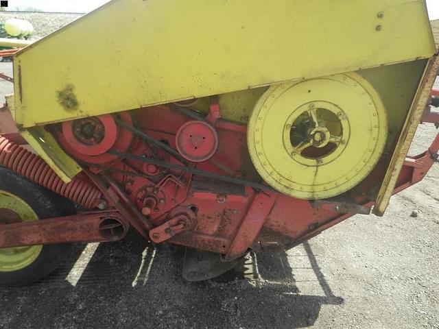 Image of New Holland 478 equipment image 4